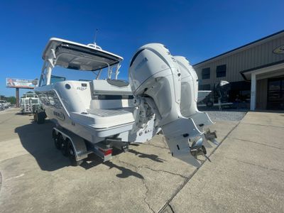 2025 Robalo 317 DC - Photo 13