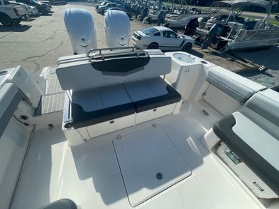 2025 Robalo 317 DC - Photo 20