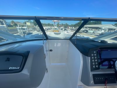 2025 Robalo 317 DC - Photo 8