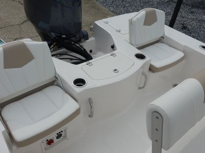 2026 Robalo 206 Cayman - Photo 22