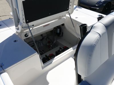 2026 Robalo 246 Cayman - Photo 11