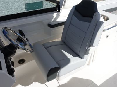 2026 Robalo 257 DC - Photo 27
