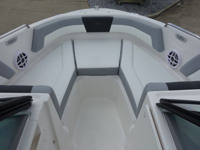 2026 Chaparral 21 SSI OB - Photo 8