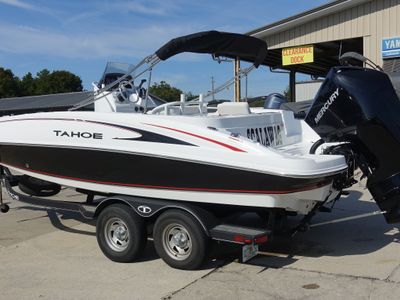 2020 Tahoe 2150 CC — rear three-quarter view