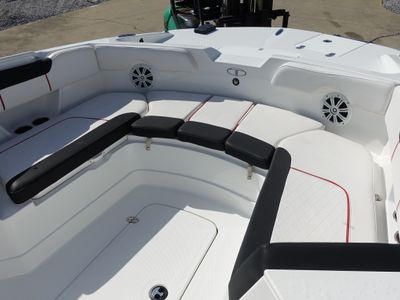 2020 Tahoe 2150 CC — photo 18 view