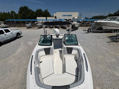 2025 Chaparral 23 SSI OB - Photo 11