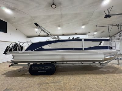 2026 Barletta Lusso L23UC — photo 11 view