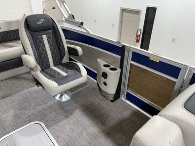 2026 Barletta Lusso L23UC — photo 18 view