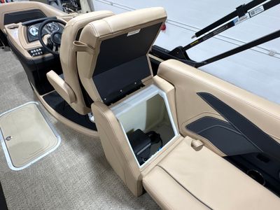 2026 Barletta Cabrio C22Q — front three-quarter view