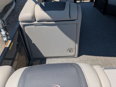 2025 Barletta Cabrio C22CC - Photo 24