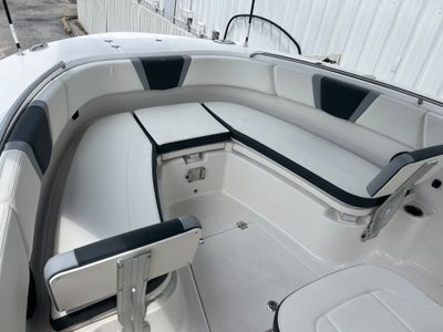 2025 Robalo 270 CC - Photo 26