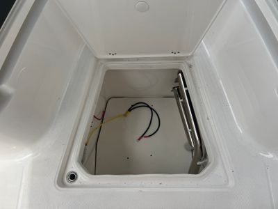 2025 Robalo 270 CC - Photo 9
