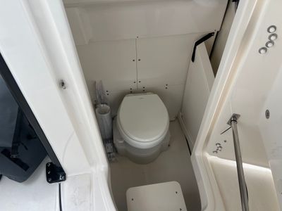 2025 Robalo 270 CC - Photo 8