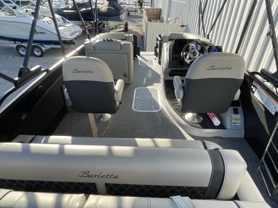 2026 Barletta Lusso L23UC — photo 29 view