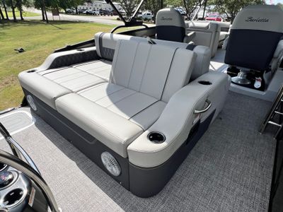 2025 Barletta Lusso L25UC — photo 25 view