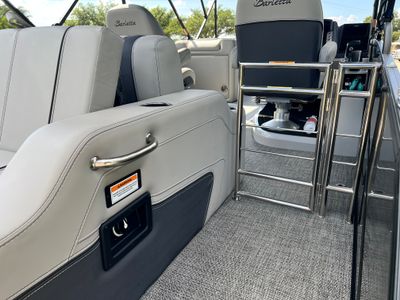 2025 Barletta Lusso L25UC — photo 26 view
