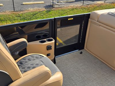 2026 Barletta Lusso L25UC — photo 20 view