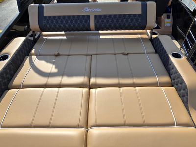 2026 Barletta Lusso L25UC — photo 15 view