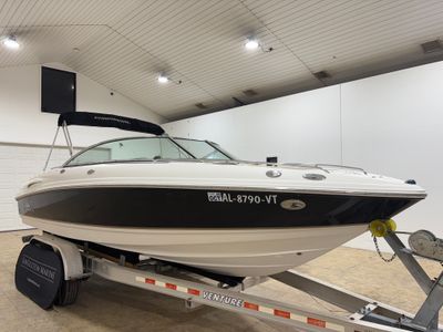 2005 Chaparral 220 SSI - Photo 1