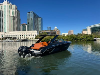 2022 Cruisers Yachts 338 OB South Beach Edition - Photo 15