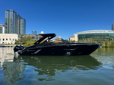 2022 Cruisers Yachts 338 OB South Beach Edition - Photo 17