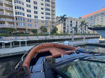 2022 Cruisers Yachts 338 OB South Beach Edition - Photo 38