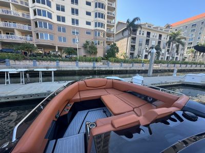 2022 Cruisers Yachts 338 OB South Beach Edition - Photo 39