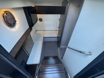 2022 Cruisers Yachts 338 OB South Beach Edition - Photo 42