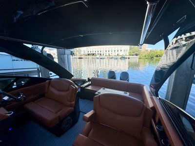 2022 Cruisers Yachts 338 OB South Beach Edition - Photo 32