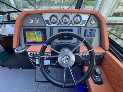 2022 Cruisers Yachts 338 OB South Beach Edition - Photo 21