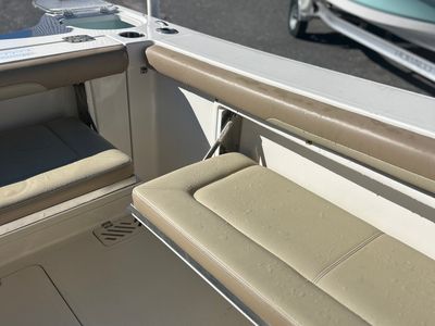 2018 Sailfish 325 DC - Photo 11