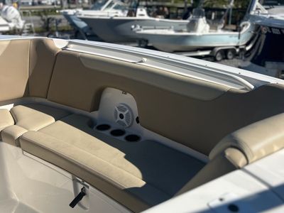 2018 Sailfish 325 DC - Photo 16