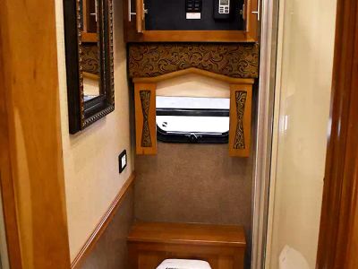 2017 Entegra Coach 42DEQ — photo 27 view