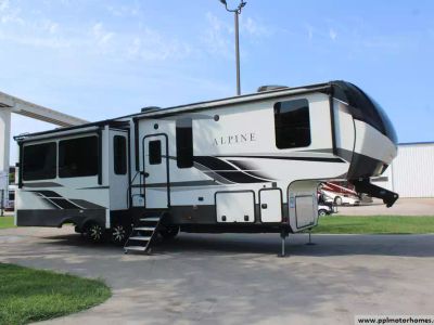 2021 Keystone 3220RL — front three-quarter view