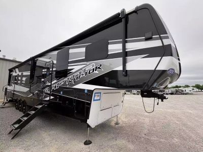 2024 Keystone 424 — front three-quarter view