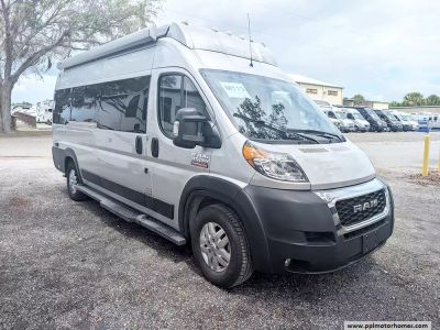 2022 Thor 20J ROOFTOP — front three-quarter view