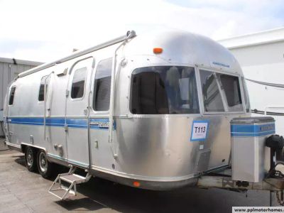 1992 Airstream 25 — front three-quarter view
