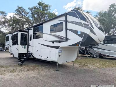 2024 Grand Design 376RD — front three-quarter view