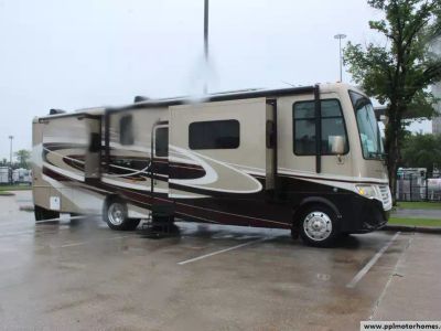 2017 Newmar 3403 — front three-quarter view