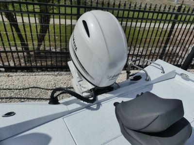 2027 Xpress HYPER-LIFT H20 BAY - Photo 4