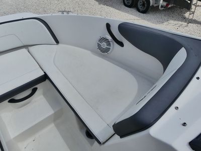 2018 Sea Ray SPX 210 - Photo 11