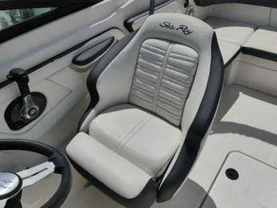 2018 Sea Ray SPX 210 - Photo 8