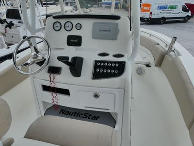 2016 NauticStar 2102 Legacy Yamaha F150XA - Photo 8