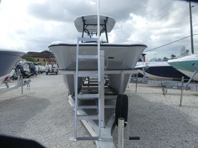 2026 Twin Vee 240 GFX2 - Photo 2