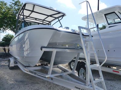 2026 Twin Vee 240 GFX Dual Console - Photo 2