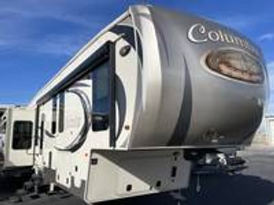 2017 Palomino Columbus - Photo 1