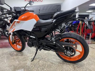 2024 KTM 250 Duke - Photo 5
