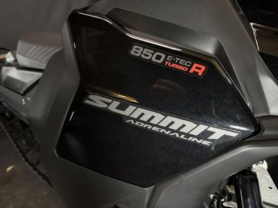 2026 Ski-Doo Summit Adrenaline with Edge Package 850 E-TEC Turbo R 154 H_Alt Powder 3. - Photo 11