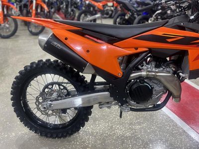 2025 KTM 450 SX-F - Photo 9