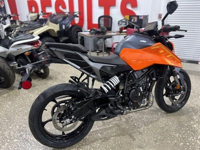 2024 KTM 250 Duke - Photo 4